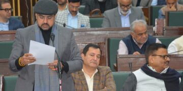 ستیش شرما نے جموں میں سکول میگزین کی رسم رونمائی کے موقعہ پر ورثہ اور اقدار کے تحفظ پر زوردیا